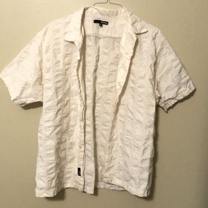 🚫SOLD🚫3/$15 Murano quarter sleeve button down